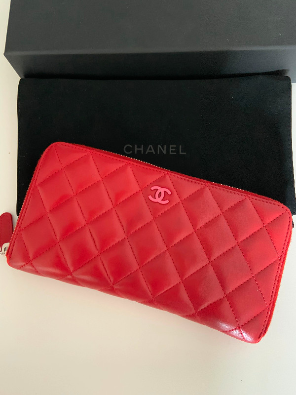 Chanel Red long zipper wallet in Women's - Bags & Wallets in Markham / York Region - Image 2