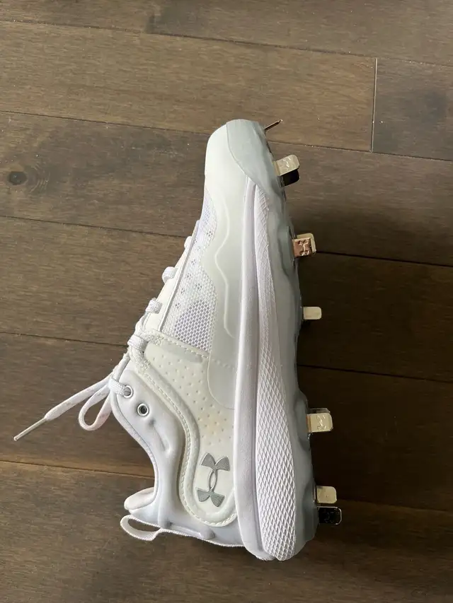 Women’s Under Armour Softball Shoes (NEW) in Baseball & Softball in St. Catharines - Image 3