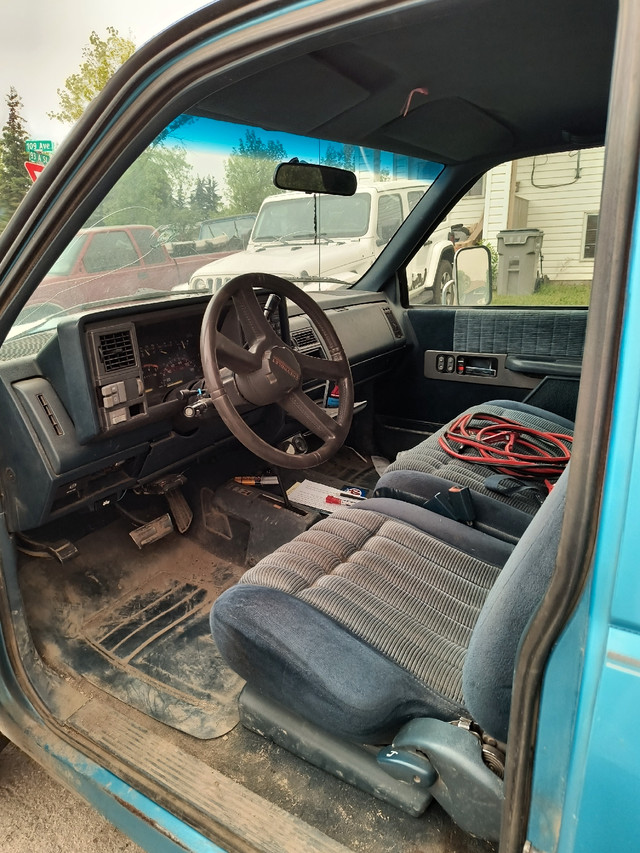 Parting out 94 Chevy K2500 in Cars & Trucks in Grande Prairie - Image 4