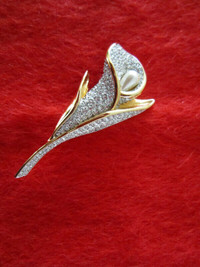 Swarovski Gold Plated Calla Lily Brooch with Crystals and Pearl