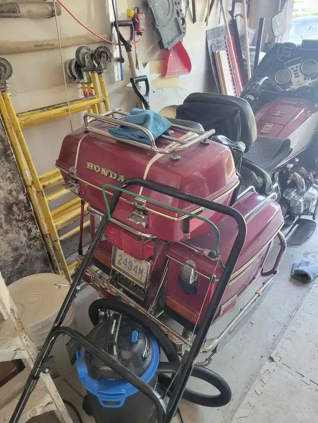 1982 honda goldwing in Touring in St. Catharines - Image 8