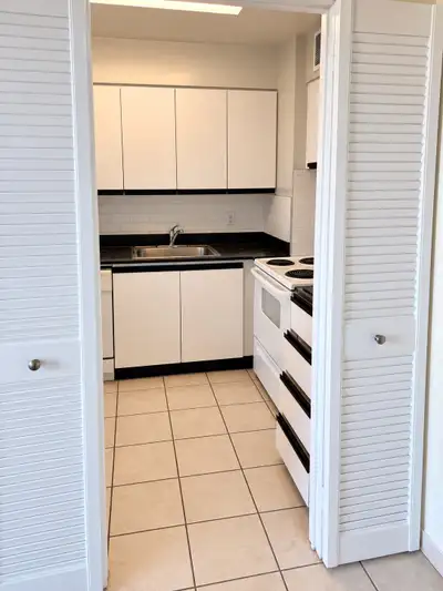Welcome to 100 Graydon Hall Drive – Comfortable Living in North York! Discover spacious and inviting...