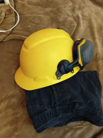 3m hardhat.1 class G and E.$20 firm.first come first serve, View more