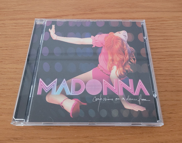 CD Madonna «Confessions on a dance floor» in CDs, DVDs & Blu-ray in City of Montréal