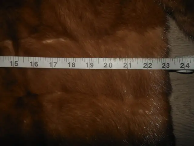 Mink Fur coat in Women's - Tops & Outerwear in City of Montréal - Image 4