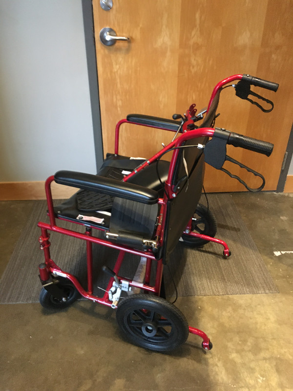 Heavy Duty Bariatric transport chair in Health & Special Needs in City of Toronto - Image 2