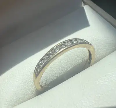 14 k Natural diamonds Size 6.5-7 North east