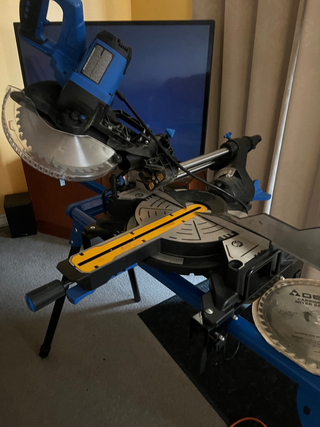 Mastercraft 15 Amp Dual-Bevel Sliding Mitre Saw with stand 10” in Power Tools in City of Toronto - Image 4