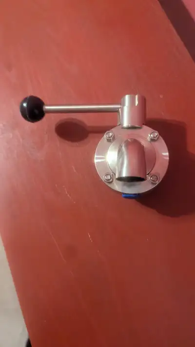 Stainless Steel Barrel Valve . 20" flange. E-transfer scammers don't bother 13 Gerald Crescent Stone...