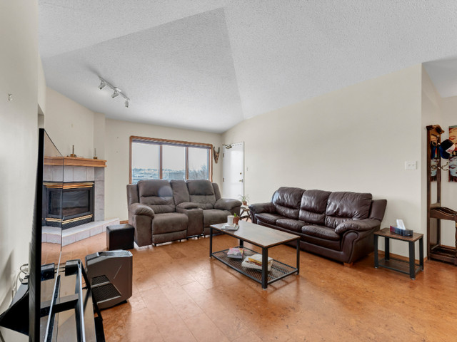 5, 407 MacLeod Trail SE - Condo with AMAZING views in Condos for Sale in Medicine Hat - Image 3