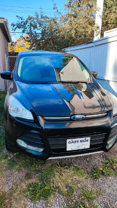 Very good condition 2014 ford escape car