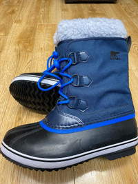 Brand new Sorel youth winter boots