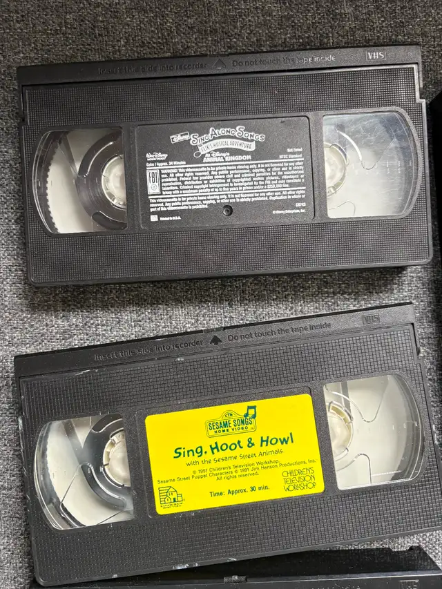 Kids VHS movies $1 each and up + more in CDs, DVDs & Blu-ray in Oakville / Halton Region - Image 3