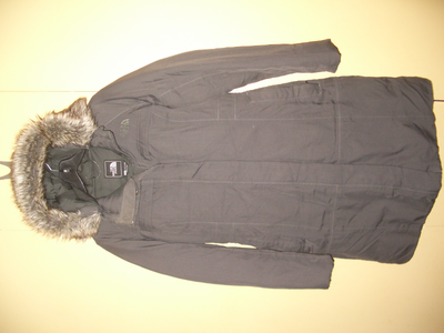 parka -- The North Face -- manteau - size S femme Color -- grey. The winter jacket is clean. Inside...