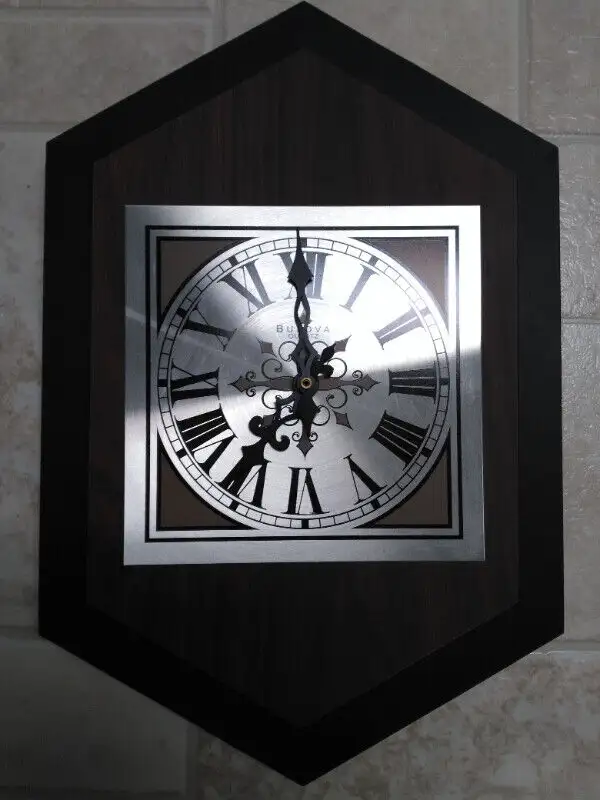 Only $20  BULOVA QUARTZ Decorative Wall Clock in Home Décor & Accents in Medicine Hat - Image 2