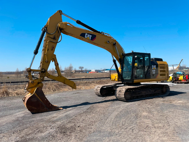 Excavatrice Cat 323 pelle mécanique Caterpillar Diesel Excavator dans Équipement lourd  à Laval/Rive Nord - Image 2