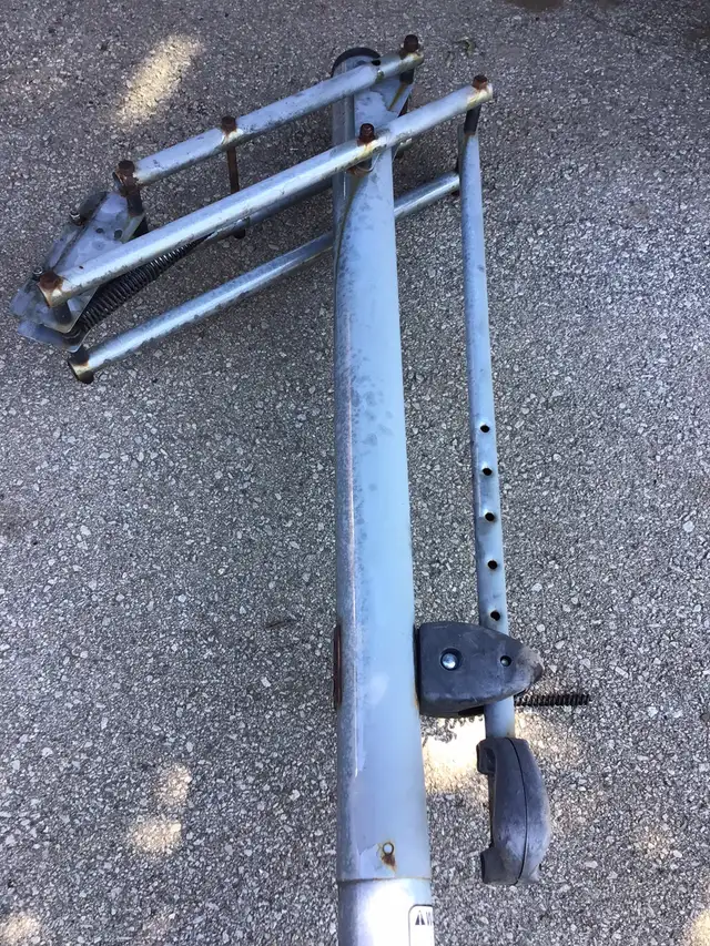 Basketball adjustable hight 9 ft. 6 “ post in Other in Oakville / Halton Region - Image 4