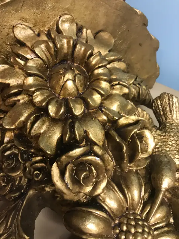 Wow!  Ornate Gilt Wall Shelf w Flowers & Hummingbird in Arts & Collectibles in Ottawa - Image 6