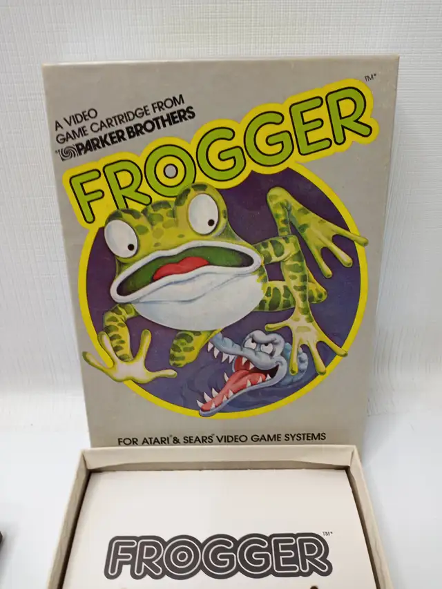 Atari 2600 Chopper Command & Frogger in Box with manuals in Older Generation in Kitchener / Waterloo - Image 10