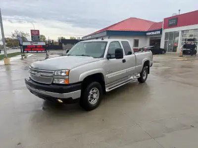 Selling my 2007 classic duramax. LBZ, only 190,000km. No rust, fully loaded. In amazing condition. T...