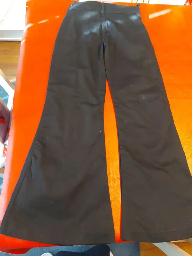 New w tag on- Giftable- Girls Stylish Pant- size 14 in Kids & Youth in Oshawa / Durham Region - Image 3
