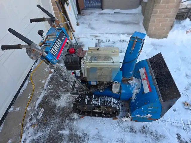 Yamaha YS624 Snowblower With Rubber Tracks Similar To The Honda in Snowblowers in Windsor Region - Image 11