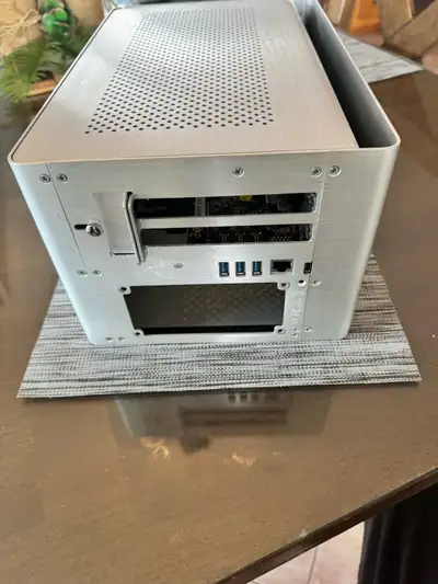 Mantiz Venus MZ-02 Thunderbolt 3 eGPU Enclosure – , View more