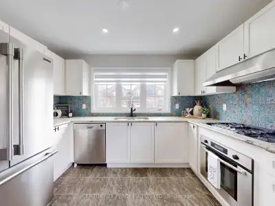 2 Private rooms with separate closet available for rent in a detached house in Rayner Court, Milton...