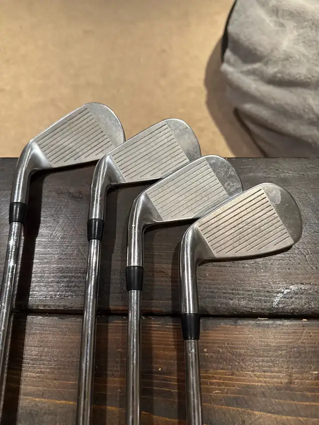 titleist t200 irons  in Golf in Kitchener / Waterloo - Image 3