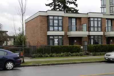 Size: 1,970 sq. ft. Layout: 4 bedrooms, 3.5 bathrooms Perfect for small to medium-sized families. In...