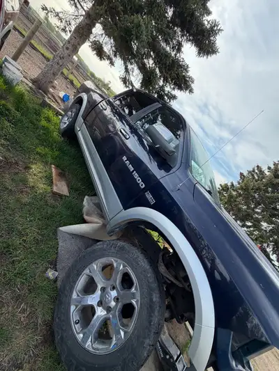 Selling my 2012 ram 1500 laramie, Fully loaded. heated and cooled seats. Brand new 3 inch lift, not...