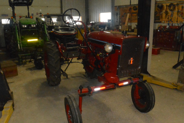 Cub International garden tractor in Lawnmowers & Leaf Blowers in Oshawa / Durham Region