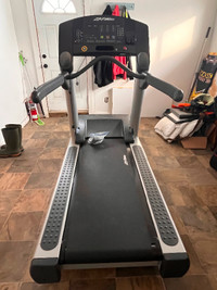 Life fitness treadmill