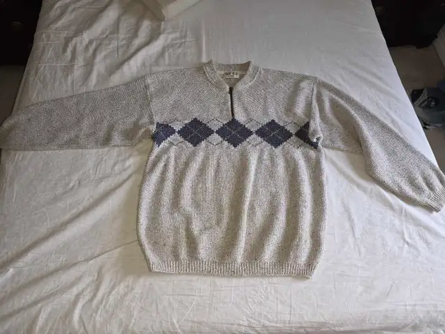 Men's sweater with patterns in Men's in Edmonton - Image 4