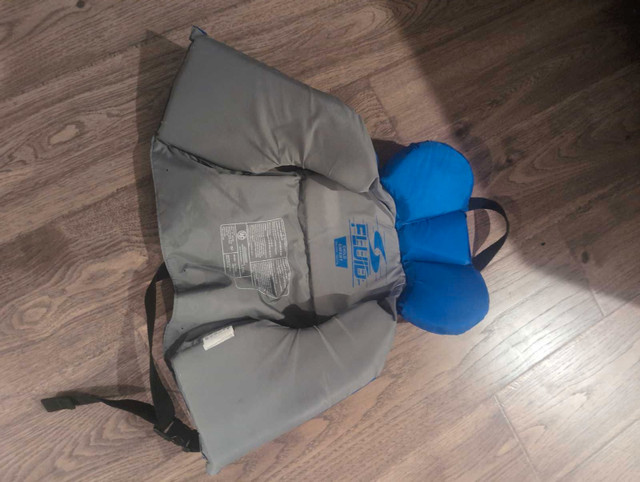 Life Jackets for child in Exercise Equipment in Oakville / Halton Region - Image 2