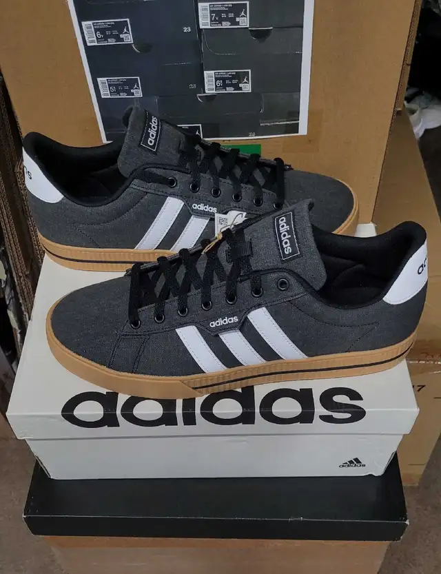 Adidas DAILY 3.0 Men Sz 11 Brand New In Box