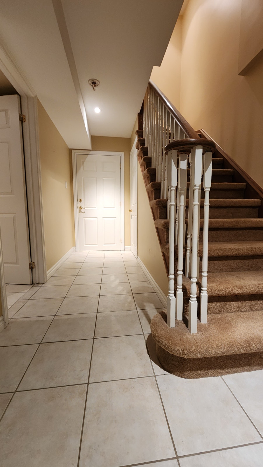 Spacious 2BR Walkout Basement Apartment Prime Location Newmarket 3