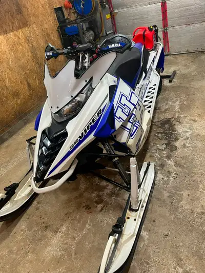 2014 Yamaha Viper XTX 137'' In great condition , 4th wheel kit, 3 windshields, cover, spare blue fro...