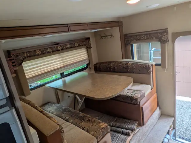 CAMPEUR LANCE 855S - Boite campeur in RVs & Motorhomes in Sherbrooke - Image 8