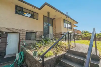 Newly Renovated 3-Bedrooms Upper Level Suite for Rent