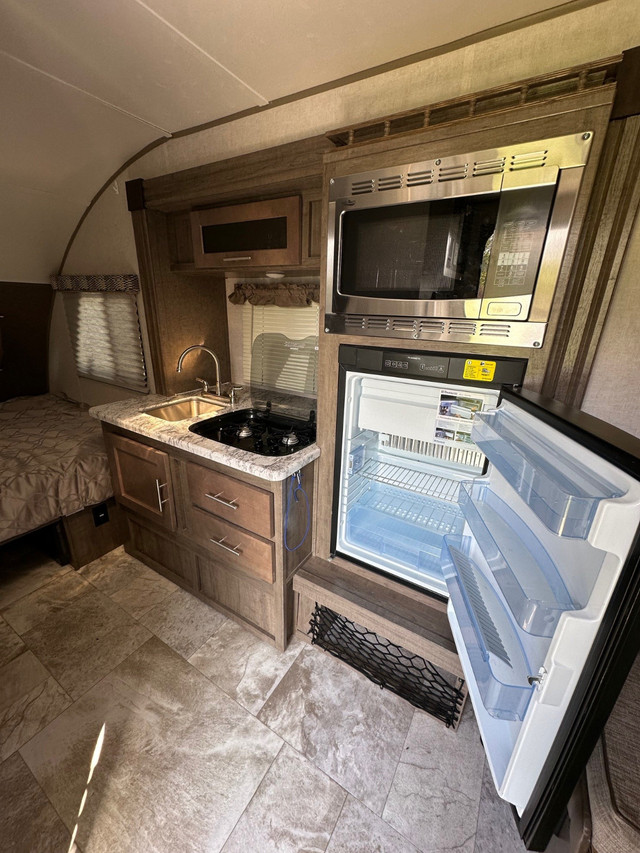 2018 Forest River R-Pod 178 in Travel Trailers & Campers in Red Deer - Image 4