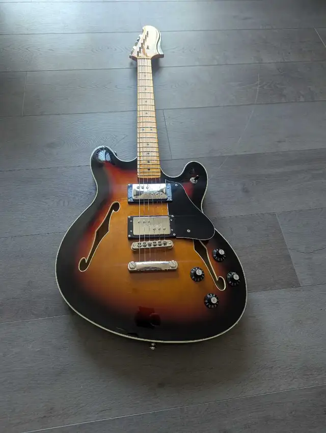 Squier by Fender Classic Vibe starcaster guitar