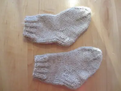 Bas de laine 0-3 mois fait main couleur lin (C230), View more