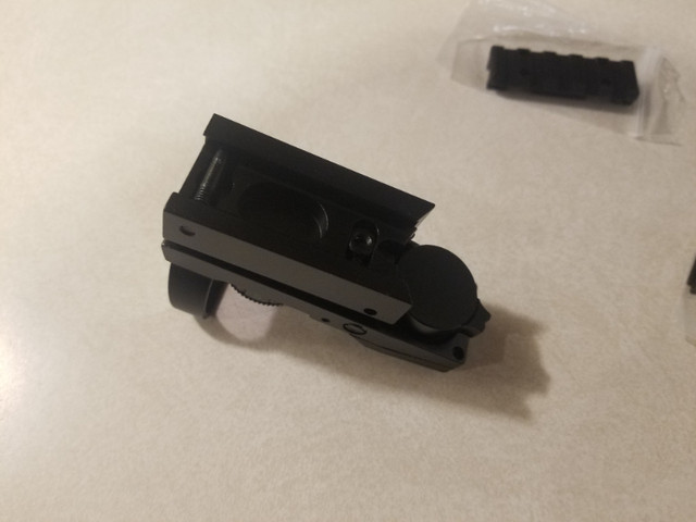 Red dot sight with rail mount in Fishing, Camping & Outdoors in Sault Ste. Marie - Image 3