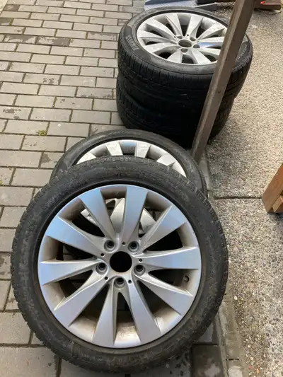 Pirelli SOTTOZERO Run flat winter tires 225/50R17 BMW original rims $500