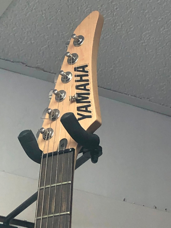 Yamaha YGX-120D Electric Guitar - USED dans Autre  à Ville de Montréal