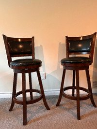 Bar stools for sale - excellent condition (Aurora)