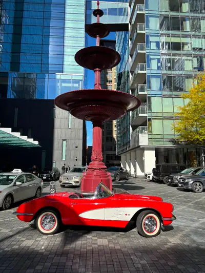 Corvette 1958, completely restored, red with white coves, 283 cu in, 230 HP, manual 4 speed, PS, TMU...