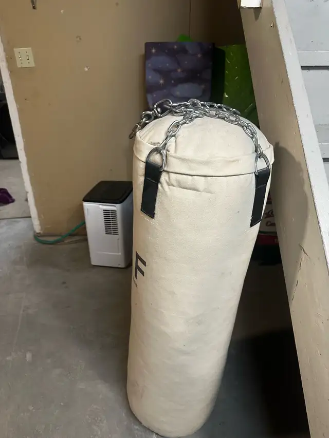 punching bag in Hobbies & Crafts in London - Image 5