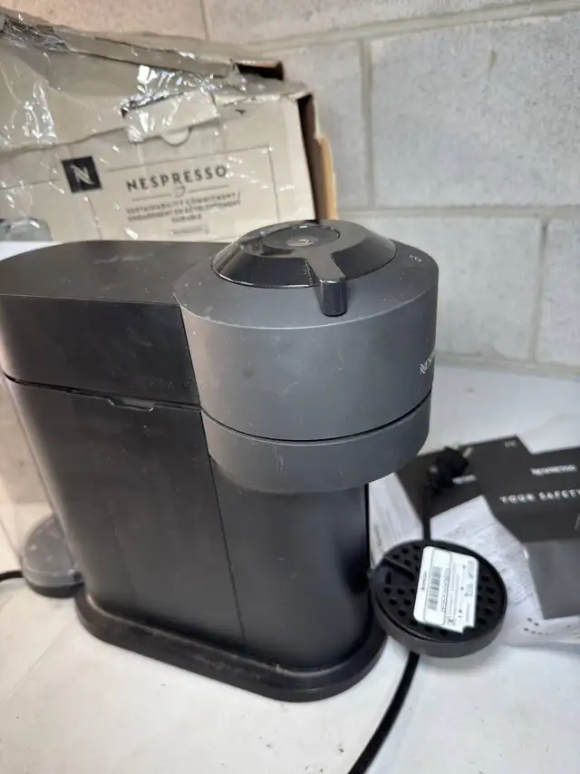 Nespresso Vertuo Next Coffee and Espresso Machine by Breville in Coffee Makers in Markham / York Region - Image 5